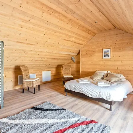 Le Planet : T5. Apartment Montmin